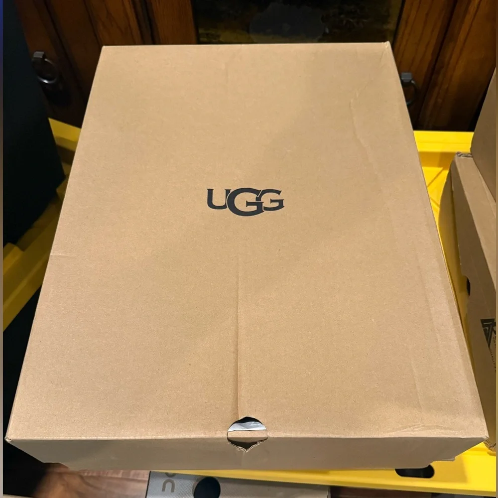 UGG Black Winter Snow Boots Faux Fur Lined Lace-Up Womens Size 8.5 NEW With Box